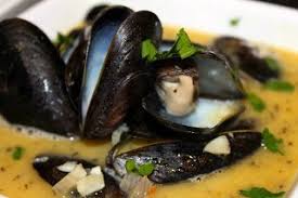 Mussels In White Wine Garlic Sauce Seafood Recipes Mussels Recipe Seafood Dishes