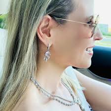 🌸✨ Spent the weekend living in the Judith Ripka Pink Bella Luce Olivia  earrings (JRJ528), and they're my new obsession! Whether I was in a T-shirt  or dressed up in a floral