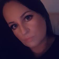 Elaine Roche (@ellyroche)