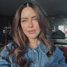 Bonnie Ryan's Instagram, Twitter & Facebook