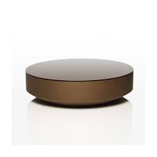 Donnez une touche design à votre séjour avec notre sélection table basse design à prix réduit! Table Basse Design Ronde Vela Diametre 120cm Vondom Bronze Cerise Sur La Deco
