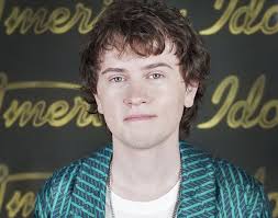 Community gathers in support of local 'American Idol' contestant Fritz  Hager III