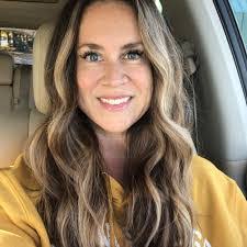 Erin Hash's Instagram, Twitter & Facebook