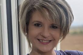 Si en nuestra sociedad hay tecnología, ésta debe ser omnipresente en la  educación para aprender a usarla de un modo seguro". María Barceló,  coordinadora TIC y Google Certified Innovator