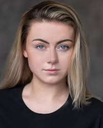 Mia Phillips's Instagram, Twitter & Facebook