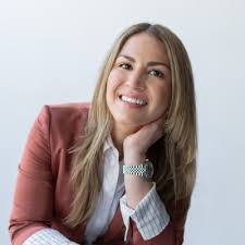 Kira Frank's Instagram, Twitter & Facebook