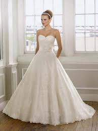 Elegante brautkleider haben jahrhundertelang von bräuten getragen wurde, aber die darstellung & stil sind. A Linie Princess Linie Schatz Sweep Pinsel Zug Hof Schleppe Brautkleider Mit Lace Applikationen Spitze Blumen Schleife N 214476 Vdressy