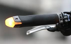 Blinkergrips Battery Guidon De Velo Avec Lampe De Signalisation Et Clignotants Amazon Com Outdoor Recreation Bike Design Bike Seat Bicycle