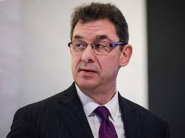 Albert bourla owns over 132,508 units of pfizer stock worth over $2,730,162 and over the last 7 years he sold pfe stock worth over $5,557,386. Pfizer Ceo Albert Bourla Will Wait To Get Covid 19 Vaccine