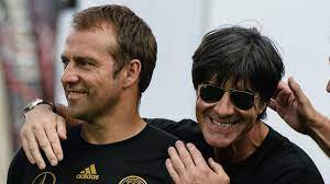 Jogi löw lebih dari pantas untuk menyelesaikan karirnya yang luar biasa sebagai pelatih nasional. Jogi Low Schwarmt Von Hansi Flick Als Toptrainer Eurosport