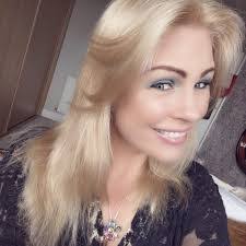 Carla Bloom's Instagram, Twitter & Facebook