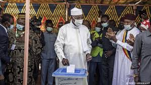 Président candidat de la république du tchad. Idris Deby Na Neman Tazarcen Wa Adin Mulki Labarai Dw 11 04 2021