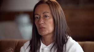 Rich House, Poor House: Kent millionaire chokes up as she offers single mum  lifeline