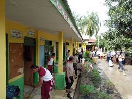 Kumpulan berbagai gambar kue ulang tahun. Gambar Gotong Royong Di Sekolah Keren 30 Gambar Kartun Sekolah Bersih Download Pelbagai Contoh Poster Lingkungan Sekolah Bersih Lembaga Sekolah Bersih Yang Inda Gambar Kartun Kartun Gambar Gotong Royong Juga
