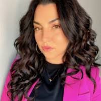 Linda Pascuzzi's Instagram, Twitter & Facebook