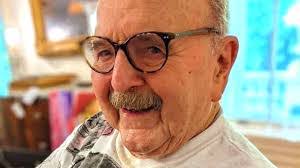 Jim Robey's Instagram, Twitter & Facebook