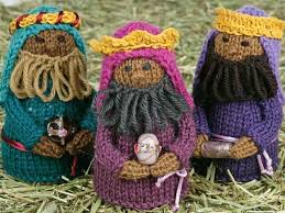 Free knitting pattern for owl fingerless gloves. Free Nativity Christmas Kal The Knitting Network