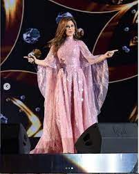 للبيع بيت بين الطويلعه والحبونيه المساحه ١٣٥متر مرابيع فيه مجلس وغرفتين صاله ومطبخ ودورتين مياه تكرمون الحد ١٠٠٠٠٠الف صافي البيت جنبه من شمال سوم ١٥٠٠٠٠الف فرصه استثمار. Ø¨Ù…Ø¬ÙˆÙ‡Ø±Ø§Øª ÙØ®Ù…Ø© ÙˆÙØ³ØªØ§Ù† Ø±Ø§Ù‚ Ù†Ø¬ÙˆÙ‰ ÙƒØ±Ù… Ø¨Ø¥Ø·Ù„Ø§Ù„Ø© Ø¬Ø°Ø§Ø¨Ø© ÙÙ‰ Ù…ÙˆØ³Ù… Ø§Ù„Ø±ÙŠØ§Ø¶ Ø¬ÙŠ Ø¨ÙŠ Ø³ÙŠ Ù†ÙŠÙˆØ²