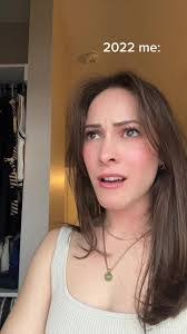 Alex Gratton's Instagram, Twitter & Facebook