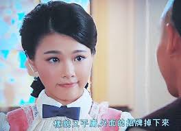 Rainky蔚雨芯- 主要看臉蛋😒 (給我拿刀來、切個痛快) 這個包子要是一年前的今日胖了十幾磅！包子要是一年後的今日瘦了十幾磅！  千萬不要說我可愛😒（再次給我拿刀來、切誰？） #末代御醫|