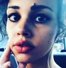 ولد عمرو مصطفى في مدينة القاهرة لأسرة مصرية وتربى بين أخٍ واحد وأختين.ظهر حب عمرو للموسيقى منذ الطفولة فلحّن القصائد العربية الموجودة في كتاب اللغة العربية المدرسي آنذاك. Ø§Ù„ÙŠÙˆÙ… Ø¹ÙŠØ¯ Ù…ÙŠÙ„Ø§Ø¯ Ù†ÙˆØ± Ø¹Ù…Ø±Ùˆ Ø¯ÙŠØ§Ø¨ Ø§Ù„ 29 ÙƒÙ„ Ø§Ø¬Ù…Ù„ Ø¹ÙŠÙ„Ø© Ø¯ÙŠØ§Ø¨ÙŠØ© Facebook