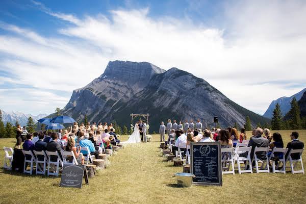 Mga resulta ng larawan para sa Mountain top cliff weird wedding venue"