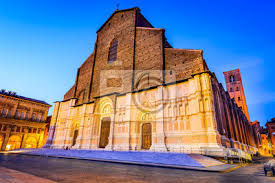With a greater metropolitan population of just over 1 million inhabitants. Bologna Italien Basilika Di San Petronino Fototapete Fototapeten Tour Tourismus Stadtlandschaft Emilia Romagna Myloview De
