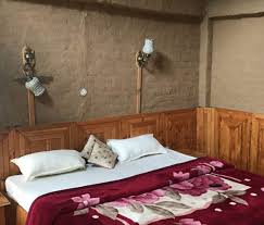 Stream bedroom adventure by vexento from desktop or your mobile device. 50 Hotels In Sarchi Kullu Book Hotels At Lowest Rates Book A Room Online Justdial