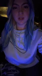 Nicole Howes's Instagram, Twitter & Facebook