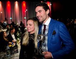 Maybe you would like to learn more about one of these? Dumoulin Klopt Verstappen Op Limburgs Sportgala Foto Ad Nl