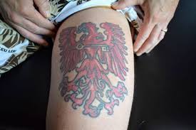 More feminine tattoos, such as a butterfly tattoo, a meteor shower or a unicorn. Van Gelre Slobber Tot Apenzeik 9 X Deze Namen Zouden Jullie Geven Aan Een Apeldoorns Biertje Indebuurt Apeldoorn