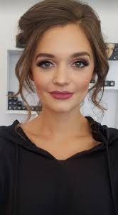 V GLAMOROUS ARTISTRY