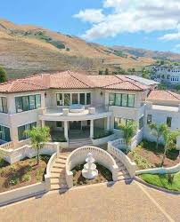 Mission San Jose Gem In 2020 Luxury Homes Luxury Realtor House And Home Magazine