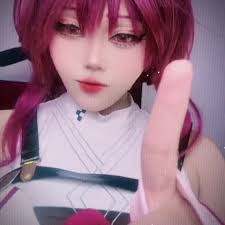 Sherry Moe's Instagram, Twitter & Facebook