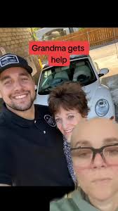 #greenscreen Grandma gets help! #happyathome #respect #love #momlifebelike  #kidsoftiktok #kindness #grandmasoftiktok #momlife #single #singlemom  #parent #proud #actofkindness #happy #momsoftiktok ...