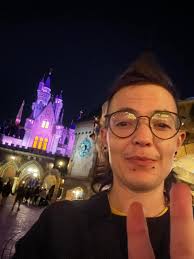 Bathroom lines at Disneyland: long or short?