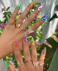 The neckband style design is pretty common and popular amongst the youngsters and the professionals. 30 Indie Nail Ideas To Try This Season Prada Pearls