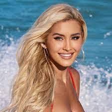 Rhonda Faircloth's Instagram, Twitter & Facebook