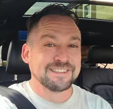 Can someone do me the ghost face killer lying