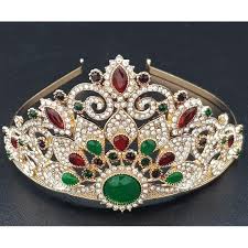 Effet couronne désigne un phénomène de décharge électrique partielle qui se présente sous la couronner un cheval sens : Bijoux De Tete Couronne Orientale Orne De Pierres Rouges