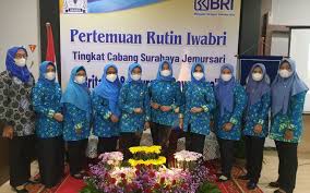 Model baju kebaya modern terbaru 2020/2021 untuk pesta pernikahan kebaya ini di desain oleh referensi berbagai model kebaya modern berbagai contoh model kebaya modern cocok buat. Kegiatan Kanwil Surabaya Ikatan Wanita Bank Rakyat Indonesia