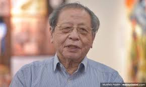 Lim kit siang besøgte sammen med sin søn lim guan eng først sit forfædres hjem i kina i november 2008 (rapporteret i chinapress). Malaysiakini