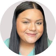 Kendra Schaffer's Instagram, Twitter & Facebook