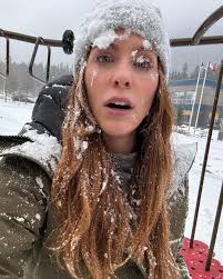 Jordan Claire Robbins (@jordanclairerobbins) • Instagram photos and videos