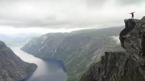 Da er fargene på det flotteste, gammel snø smeltet og nysøen er ennå ikke kommet. Preikestolen Near Trolltunga Mapio Net