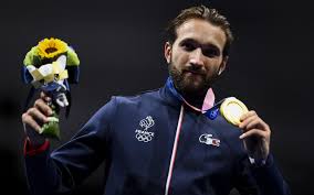 Ronan gustin prend la place de remplaçant. Xjewa2opzgfynm