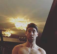 He is an actor, known for národní trída (2019), herec (2020) and ordinace v ruzové zahrade 2 (2008). Galerie Vitez Tvare Jan Cina S Partnerem Petrem Uvazuji O Svatbe A Detech Foto 1 Blesk Cz