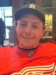 Peter Karambelas's Instagram, Twitter & Facebook