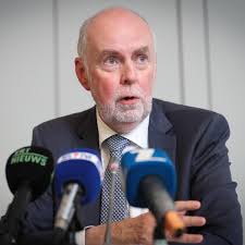 Jan Smets Says ECB Could Take Steps to Phase Out QE This Summer