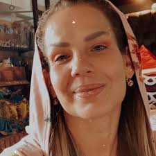 With tenor, maker of gif keyboard, add popular niurka animated gifs to your conversations. Niurka Sent A Strong Message To Those Who Criticize Her For Her Pronunciation Of The English Language The Gal Times